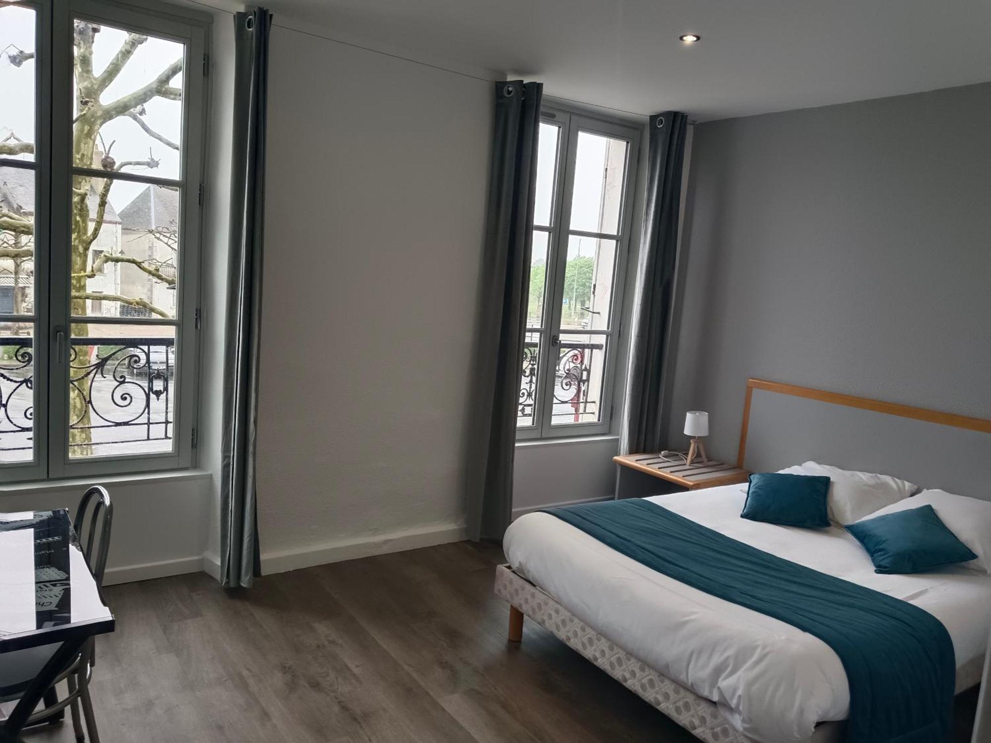 Hotel De France Vatan Εξωτερικό φωτογραφία